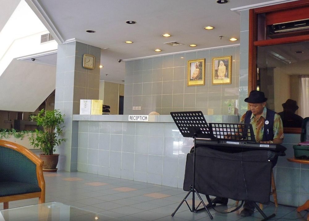 Jubilee Hotel Bandar Seri Begawan Exterior photo